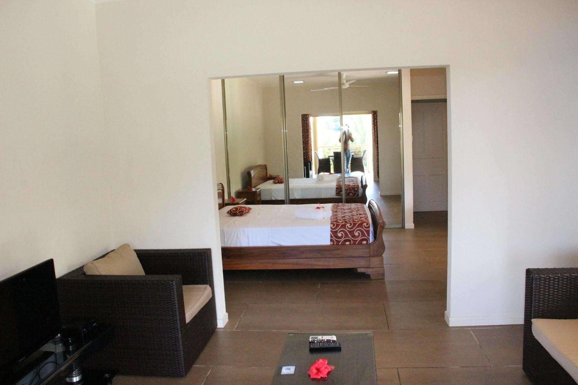 Summer Self Catering Baie Sainte Anne Exteriör bild